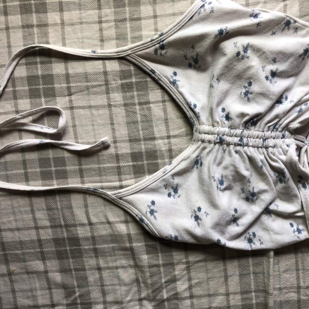 Ruched tie on floral crop top